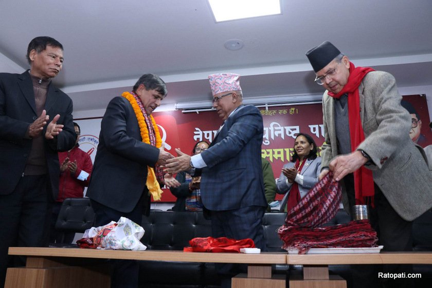 घनश्याम भुसाल नेकपा एकीकृत समाजवादीमा प्रवेश