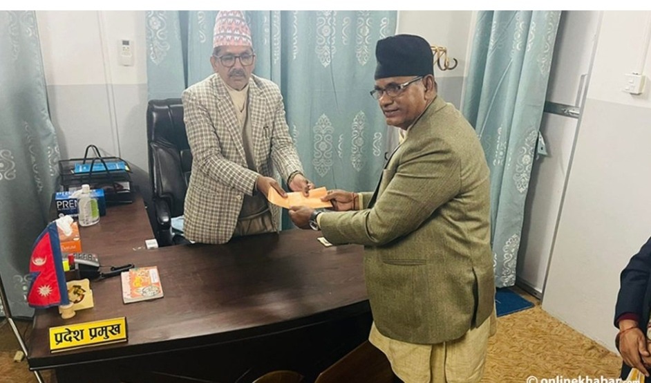 विश्वासको मत नपाएपछि सुदूरपश्चिमका मुख्यमन्त्री रावलले दिए राजीनामा