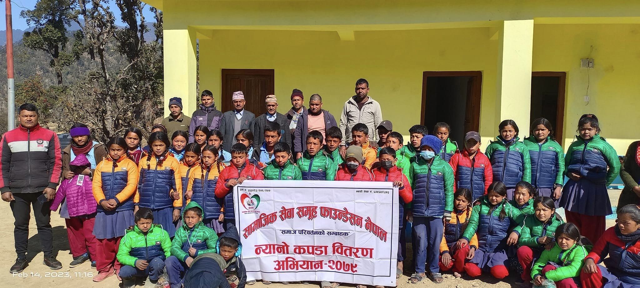 बडीमालिका-७ का सय जना बालवालिकालाई न्यानो लुगा वितरण