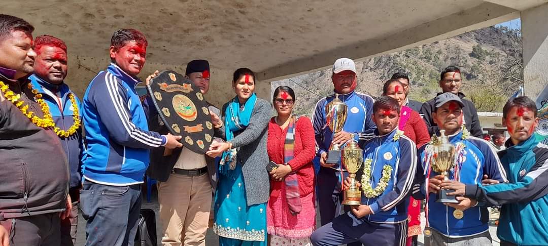 बडीमालिकाले गर्यो रनिङ शिल्ड विजेता खेलाडीलाई सम्मान