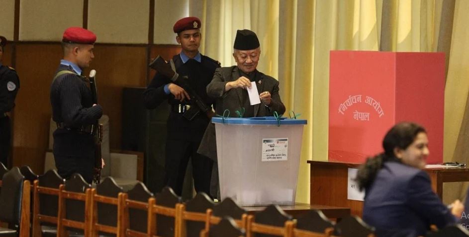 राष्ट्रपतिका उम्मेदवार नेम्वाङले गरे मतदान