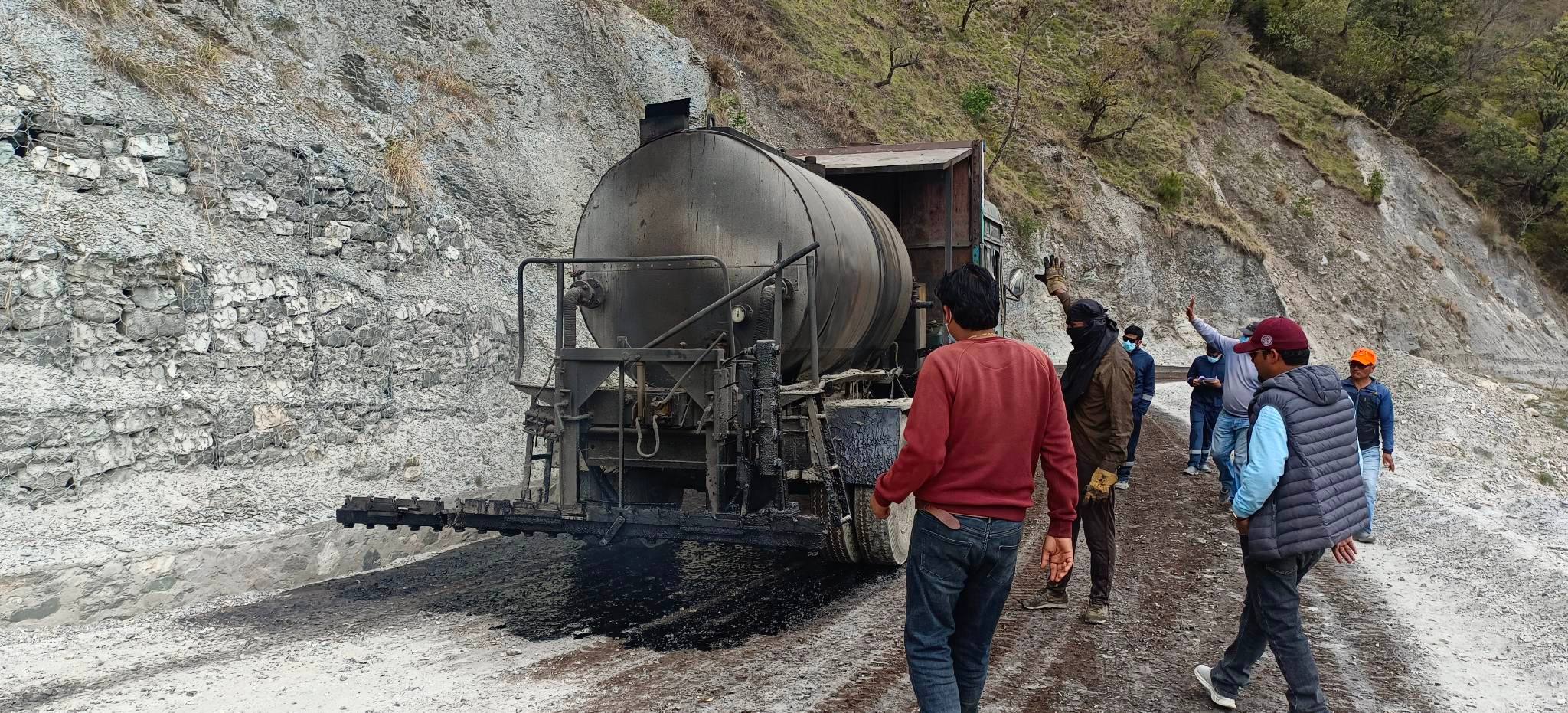 मार्तडी-गौमुल जोड्ने सडक कालोपत्रे गरिदै