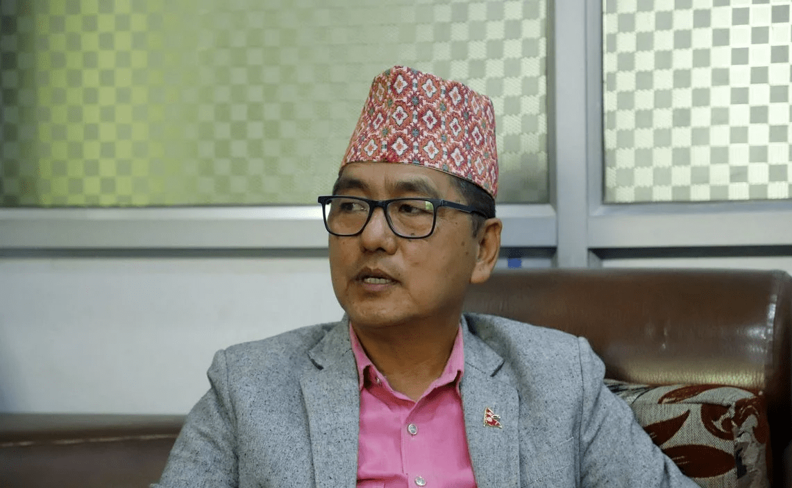 राप्रपा बैठकमा रिसाए लिङ्देन, अध्यक्ष चोर नेताको पछि लागेको भनेपछि बिग्रियो माहोल !