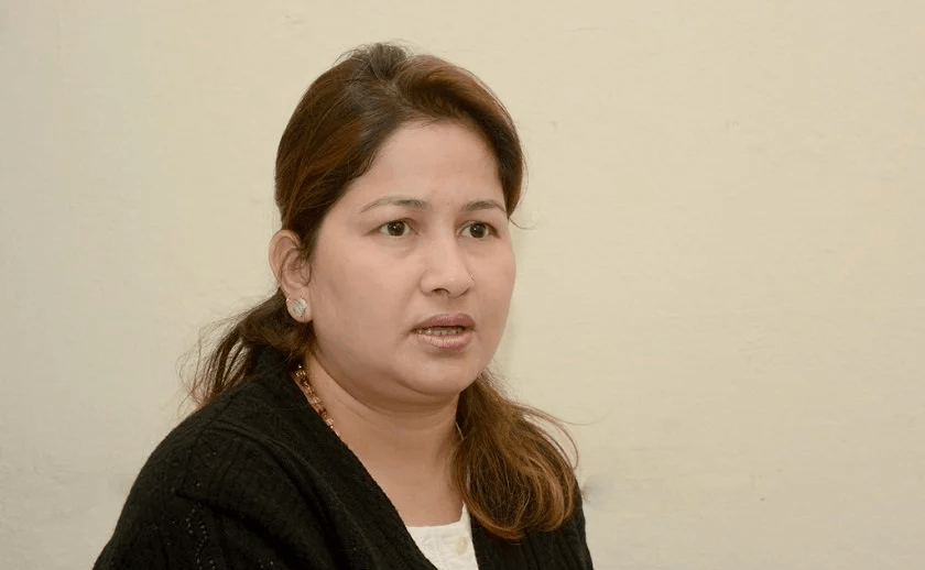 रेशमलाई माफी नदिन माग गर्दै राष्ट्रपति कार्यालयमा निवेदन दिँदै पीडित