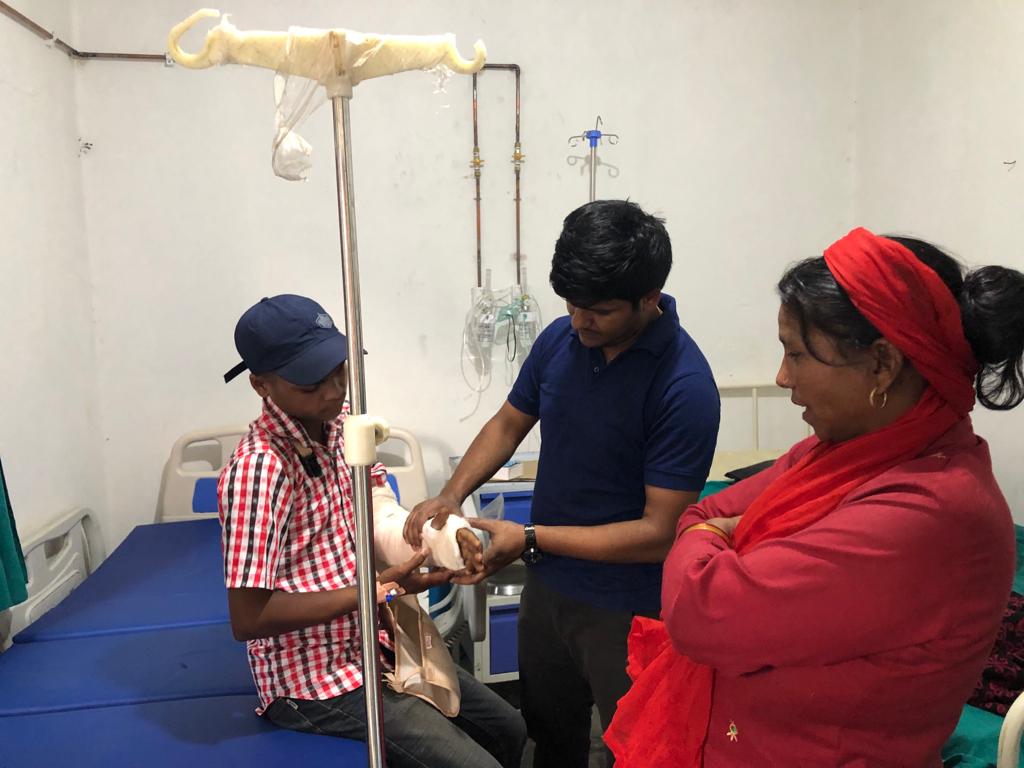 जिल्ला अस्पताल बाजुरामै हाडजोर्निका विरामीको सफल सल्यक्रिया हुँदै