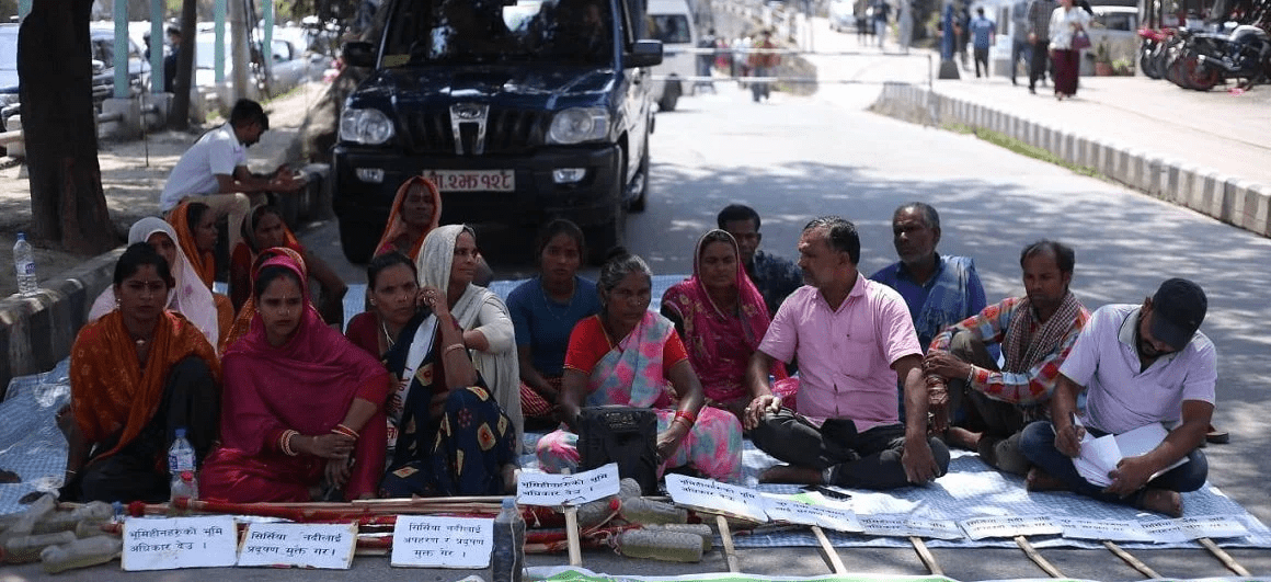 सिर्सिया नदीलाई प्रदूषण मुक्त गर्न माग गर्दै माइतीघरमा प्रदर्शन