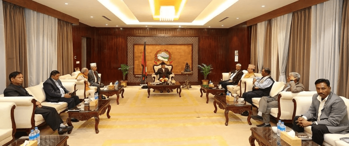 सत्ता गठबन्धन दलको बैठक बालुवाटारमा सुरु