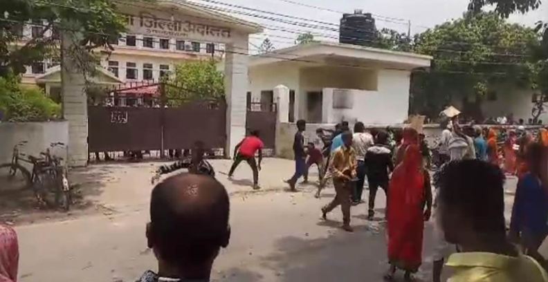 धनुषा जिल्ला अदालतमा ढुंगामुढा, झडपमा ४ जना घाइते