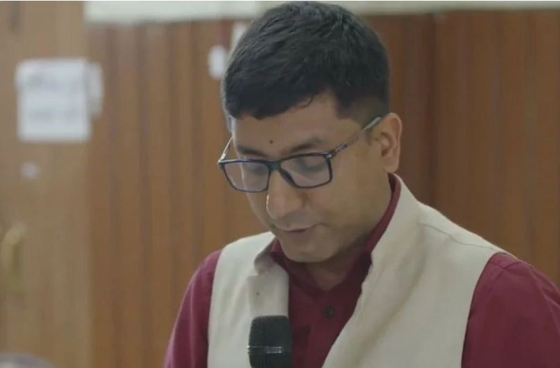 देउवालाई अजयबाबुको प्रश्न : बालकृष्ण खाँण रोज्ने कि सरकार ?