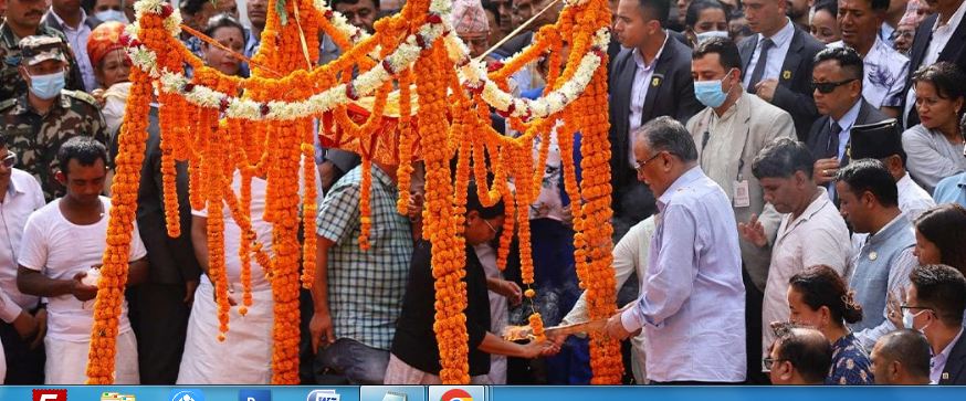 पशुपति आर्यघाटमा सीता दाहालको अन्तिम बिदाइ, प्रचण्डले दिए दागबत्ती