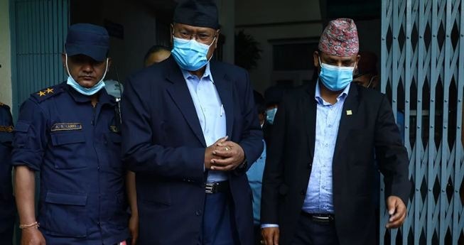 कांग्रेस नेता गच्छदारसहित ४ पूर्वमन्त्रीविरुद्ध पक्राउ पुर्जी जारी