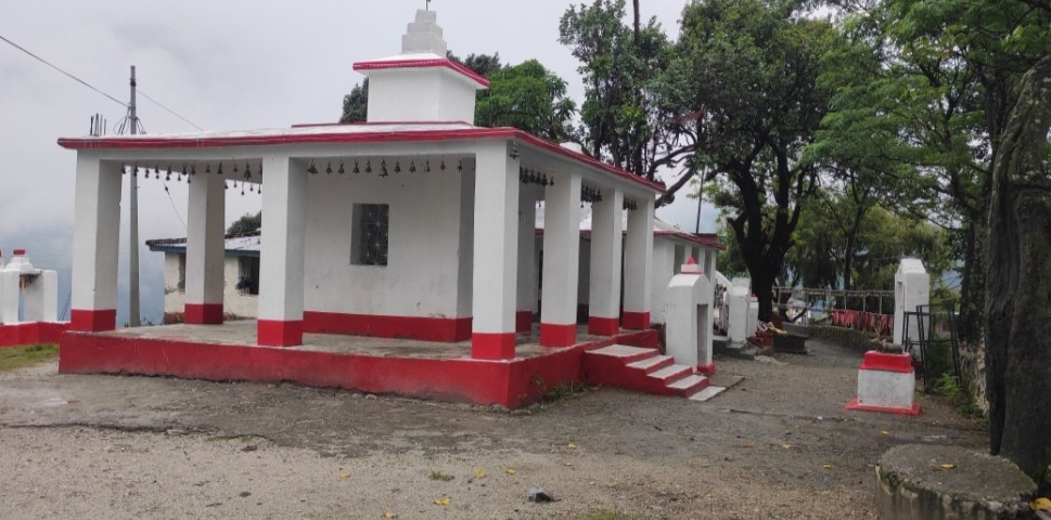 पुजा गर्न गएका दलित युवतिको जब पुजारीले फालिदिए पुजा थाली