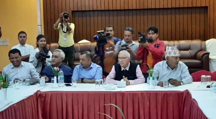 नेपाली कांग्रेस कोइराला समूहको बैठक बस्दै