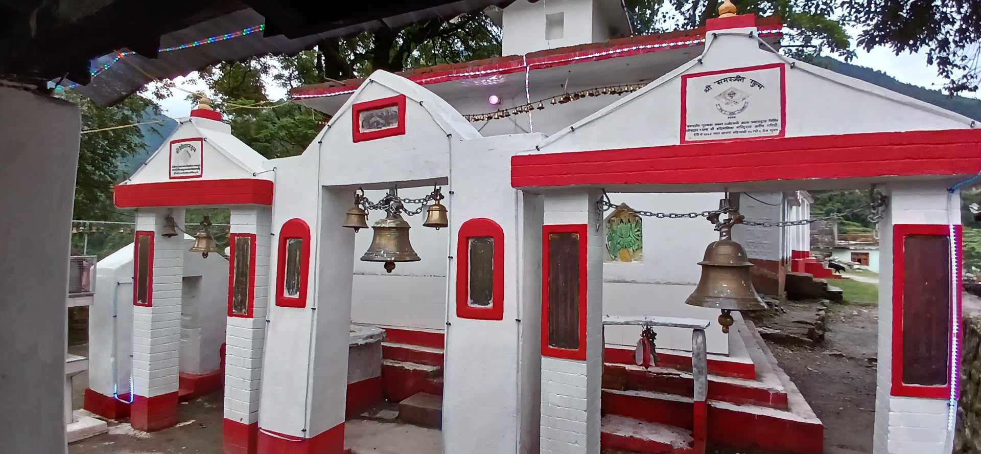 बाजुराकाे मालिका मन्दिर ताेडफाेड, दानपेटिका समेत चाेरी