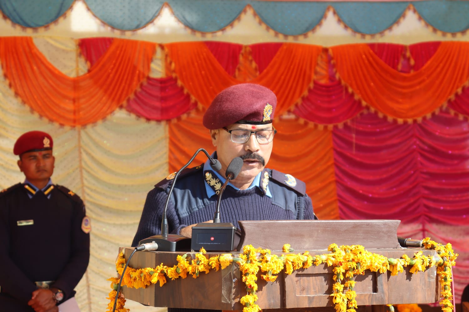 सुदूरपश्चिममा गुण्डागर्दी गर्नेले कि सुर्धिनुपर्छ कि भाग्नु पर्छ: डिआईजी बाेहरा