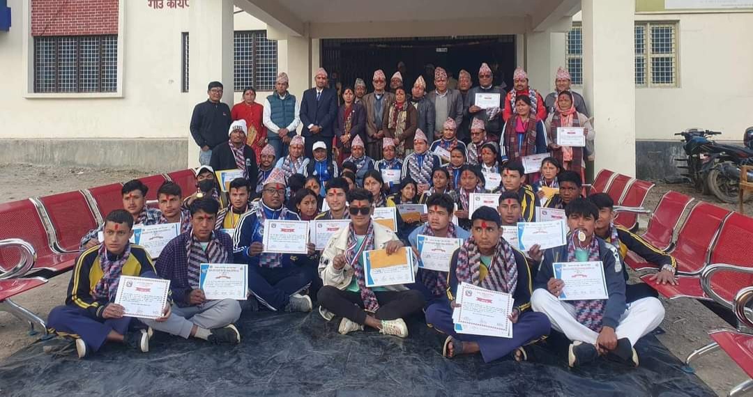 खप्तड छेडेदहले गर्याे राष्ट्रपति रनिङ शिल्डमा पदक जित्ने खेलाडीलाई सम्मान