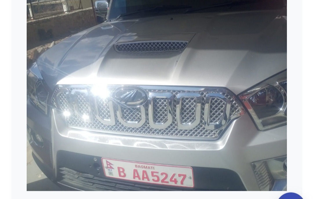 बाजुराका प्रजिअ पाैडेल चढेको गाडीमा ढुंगा प्रहार