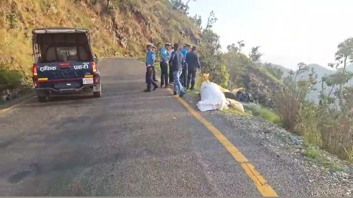 सुर्खेतमा जीप दुर्घटना, चार जनाको मृत्यु