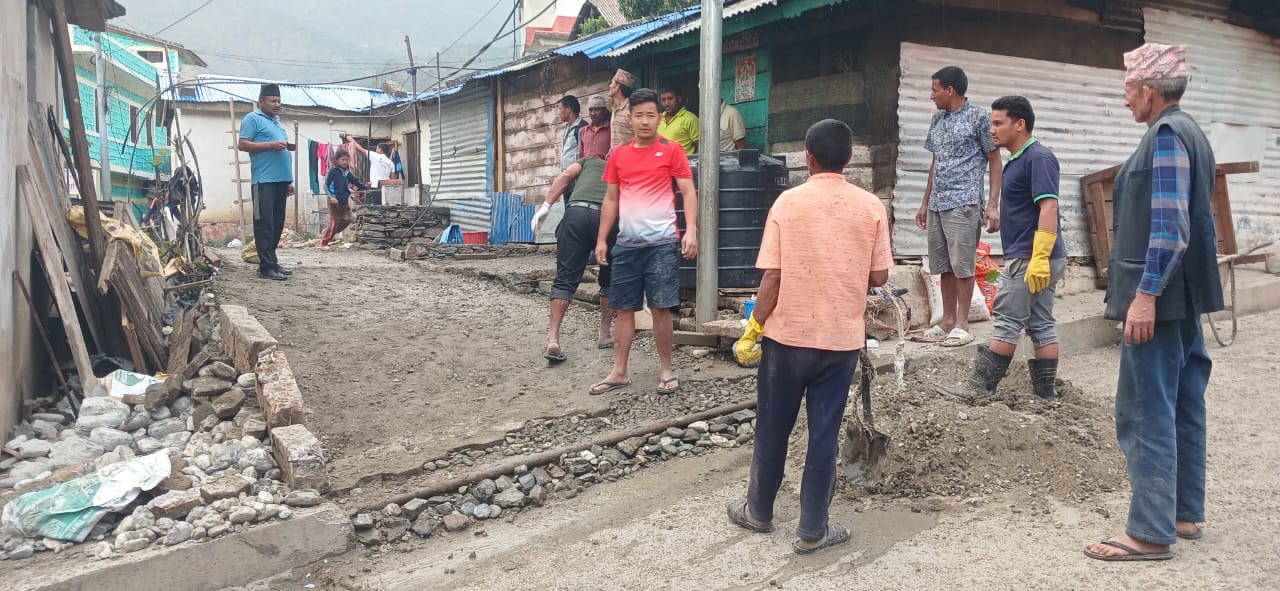 हुलाक कार्यालयका कर्मचारीको सक्रियतामा पक्की बाटो निर्माण