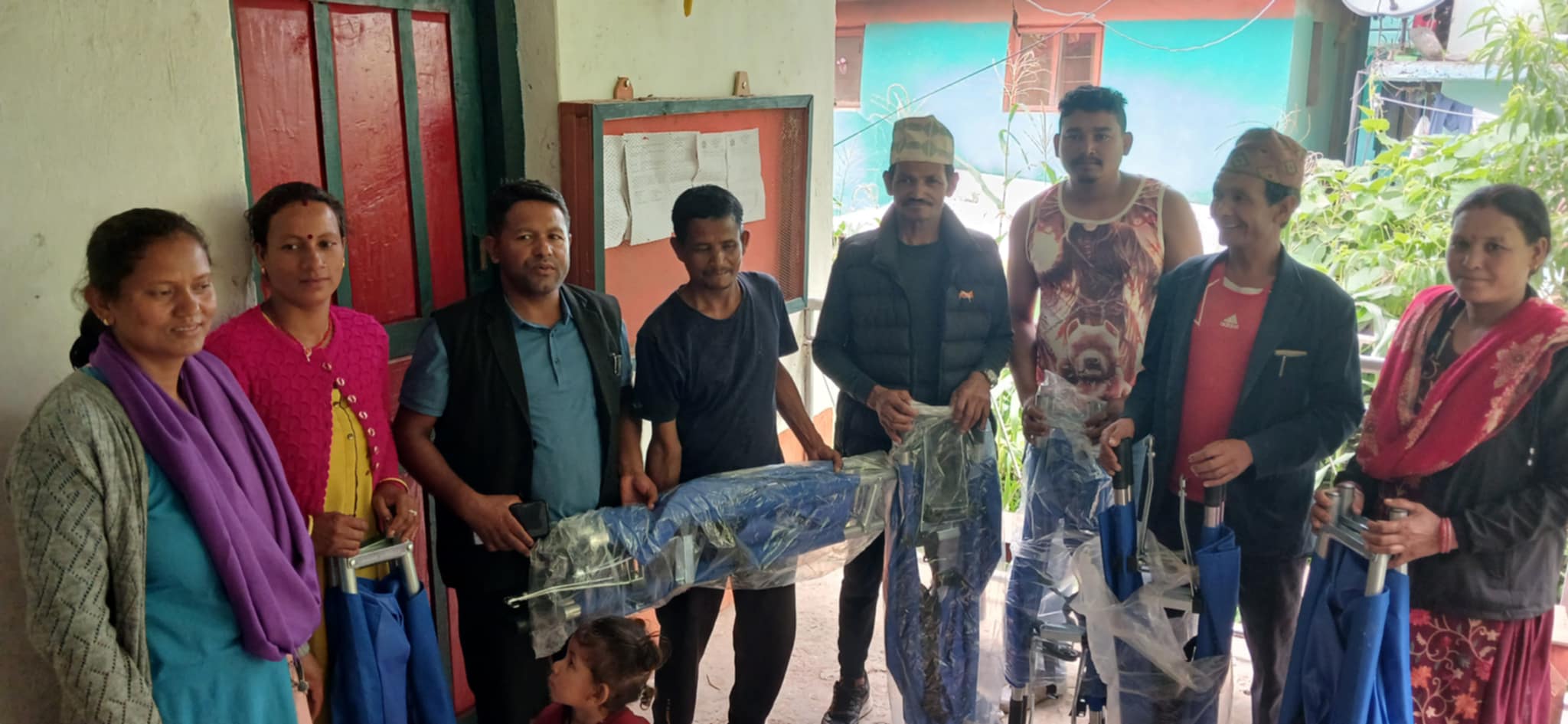 बडीमालिका–९ ले गर्यो विरामी बोक्ने स्टेचर सहयोग