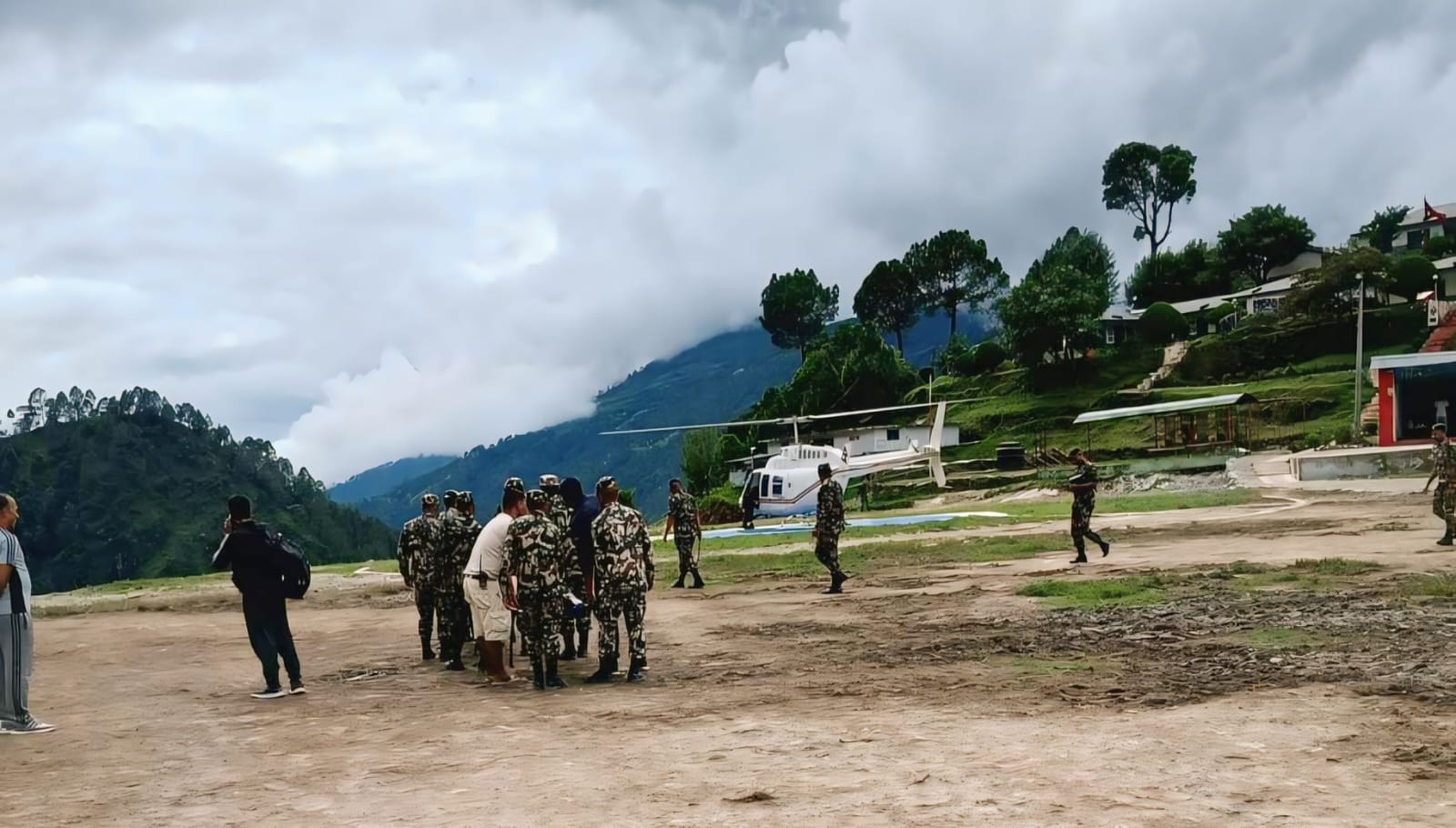 बाजुरामा करेन्ट लागेर घाइते भएका दुवै जनालाई सुर्खेत लगियो