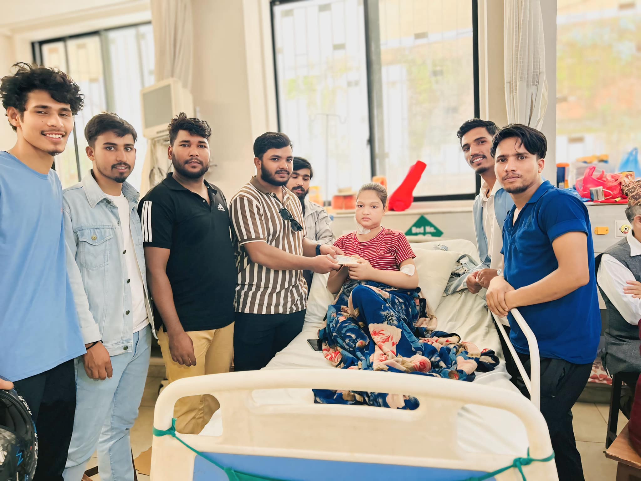 बाजुराकी रमिलाको उपचारका लागि भारतबाट आर्थिक सहयोग