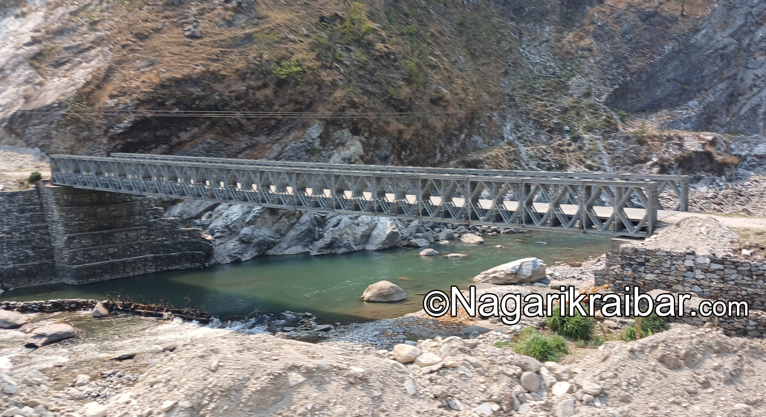 बुढीगंगा नदिमा थन्किएको बेलिवृज काेल्टीको दानसाँगु खोलामा सारिने