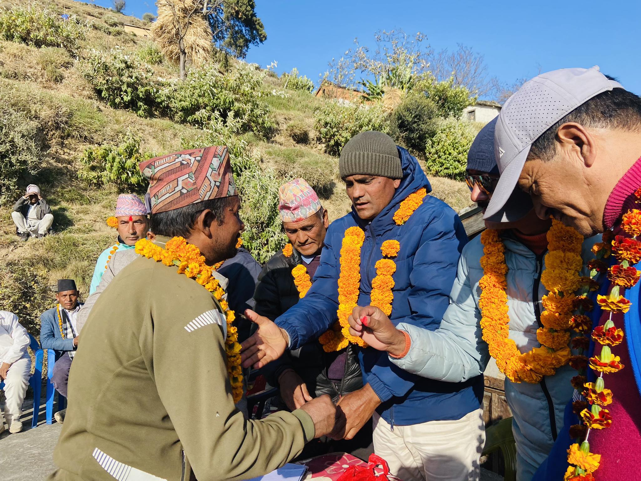 नेकपा (एस) स्वामीकार्तिक गाउँ कमिटी अध्यक्ष रोकाया एमालेमा प्रवेश