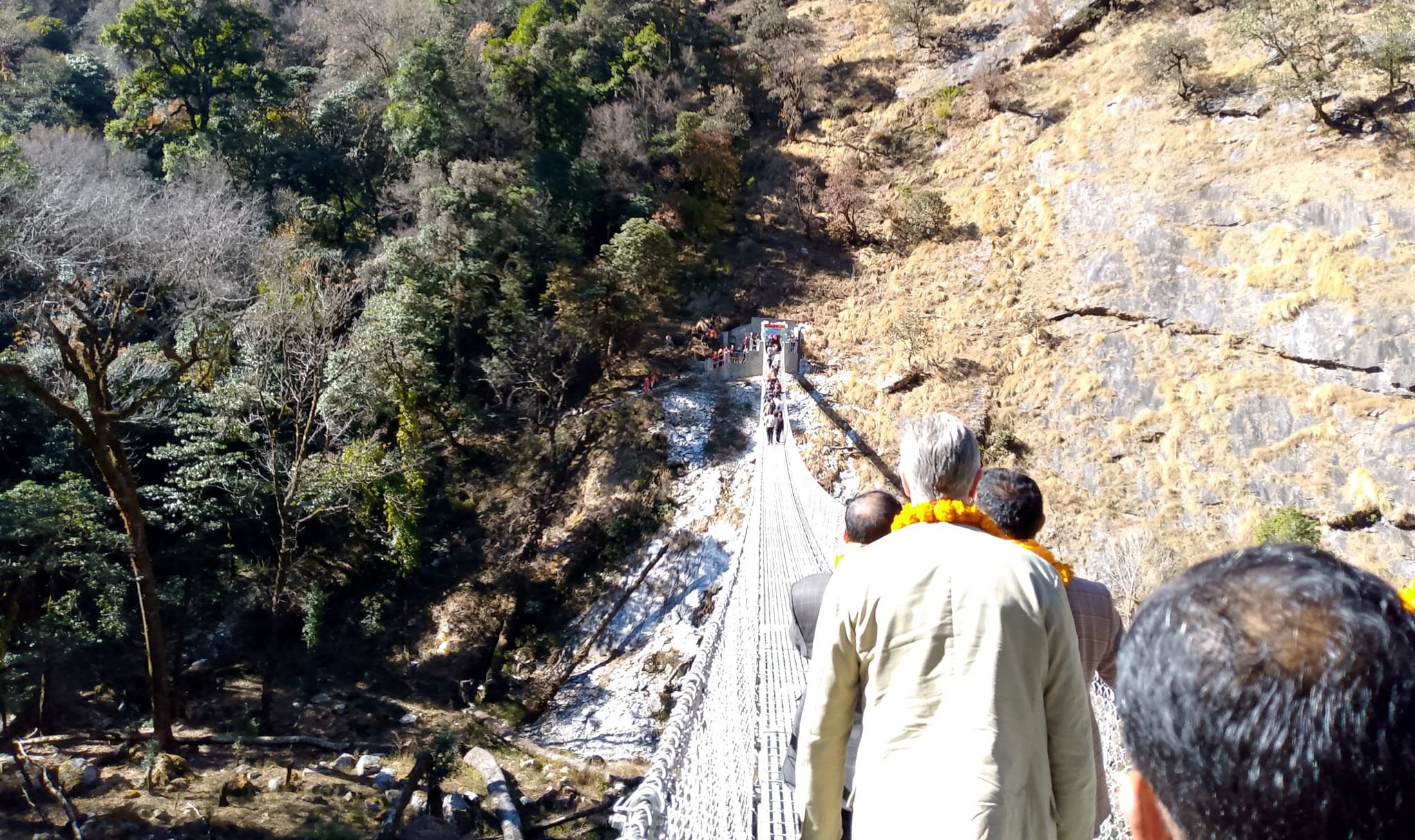 गौमुलमा निर्माण गरिएका २ वटा झोलुङगे पुल उद्धघाट्न