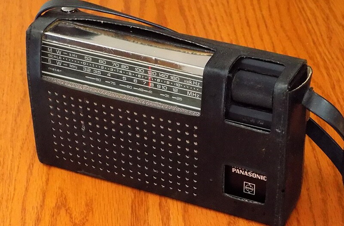 आज विश्व रेडियो दिवस मनाइँदै