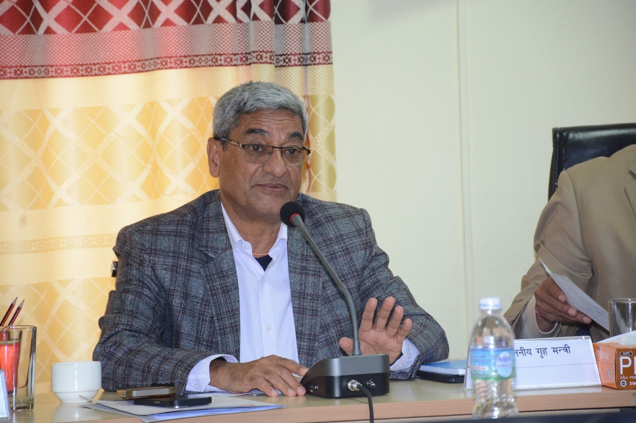 आईजीपीलाई गृहमन्त्रीको निर्देशन- प्रहरी कुट्ने कसैलाई नछोड्नू