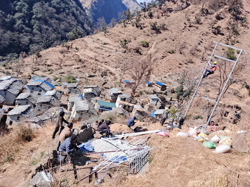 हिमालीका गाउँगाउँमा विद्युतको लाईन विस्तार गरिदै