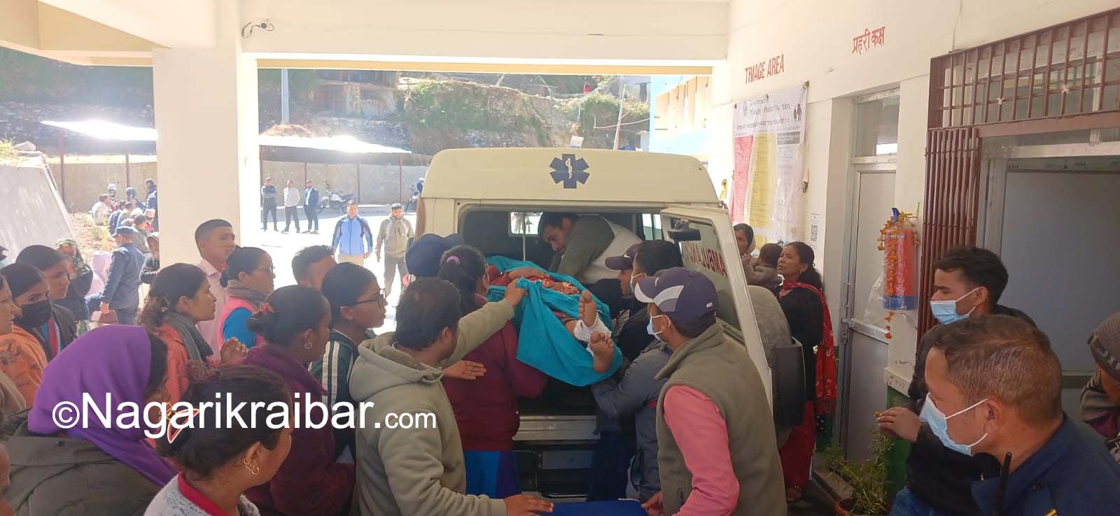 बाजुरामा बसको ठक्करबाट घाइते भएकि महिलालाई सुर्खेत लगियो