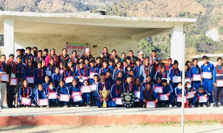 बडीमालिकाले गर्यो रनिङ शिल्ड विजेता खेलाडीलाई सम्मान