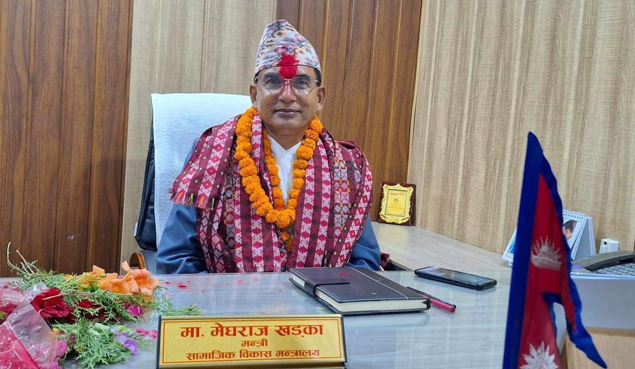 सुदूरपश्चिम प्रदेशका सामाजिक विकास मन्त्री खड्का बाजुरामा